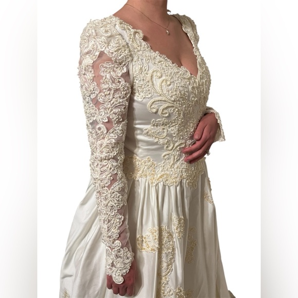 Wedding dress ivory satin w/ lace long sleeve, pearl beading & matching cape. S - Picture 8 of 17